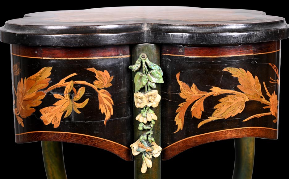 Charles-Guillaume DIEHL, Guéridon aux insectes et papillons-7