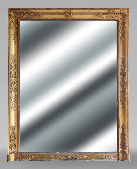 Trumeau doré d'époque Louis Philippe décoré de fleurs et d'une palmette-0