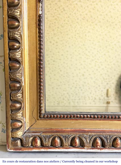 Trumeau de style Louis XVI décoré d'une double couronne de laurier-4