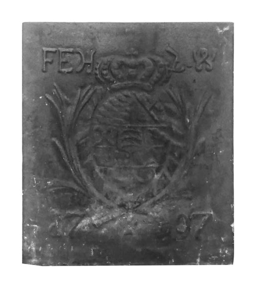 Plaque de cheminée de forme carrée, décorée Plaque de cheminée de forme carrée, décorée-0