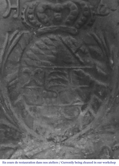 Plaque de cheminée de forme carrée, décorée Plaque de cheminée de forme carrée, décorée-2