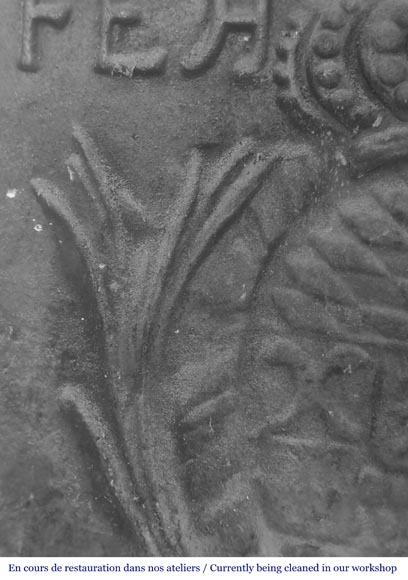 Plaque de cheminée de forme carrée, décorée Plaque de cheminée de forme carrée, décorée-3