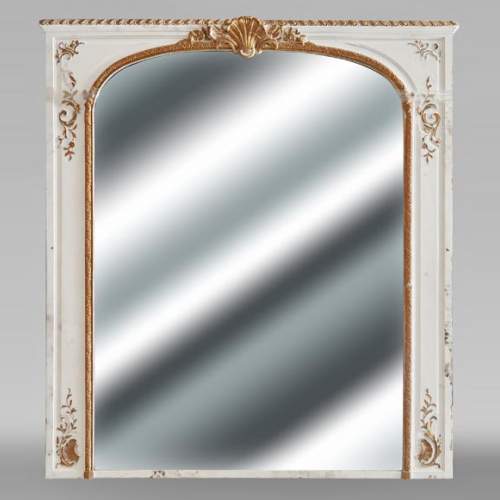 Trumeau de style Louis XV décoré d'une coquille en peinture dorée