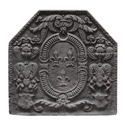 Plaque de cheminée en fonte aux Armes de France, encadrées de chérubins