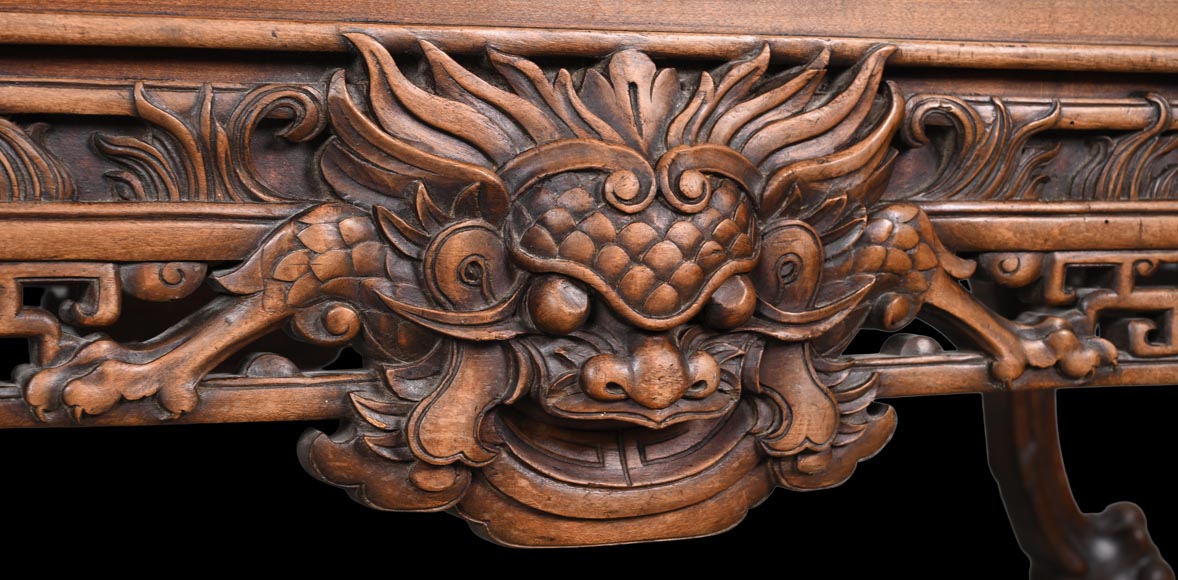 L'ESCALIER DE CRISTAL (d'après), Grande banquette Japonesque en bois sculpté, à têtes de lions et de chiens de Fô-4