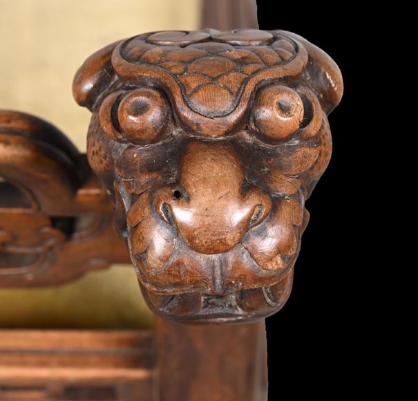 L'ESCALIER DE CRISTAL (d'après), Grande banquette Japonesque en bois sculpté, à têtes de lions et de chiens de Fô-11