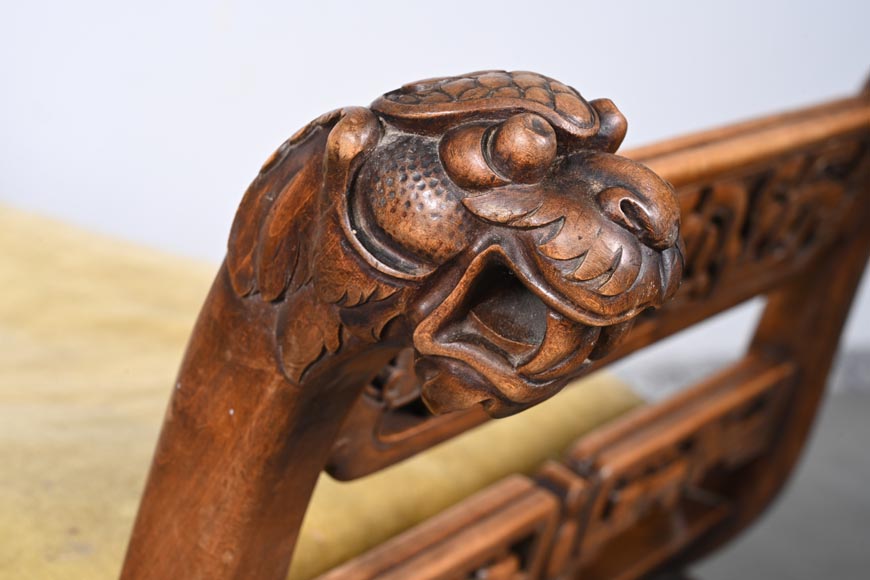 L'ESCALIER DE CRISTAL (d'après), Grande banquette Japonesque en bois sculpté, à têtes de lions et de chiens de Fô-13