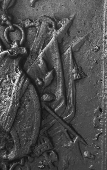 Plaque de cheminée aux armes de France et au H couronné-5