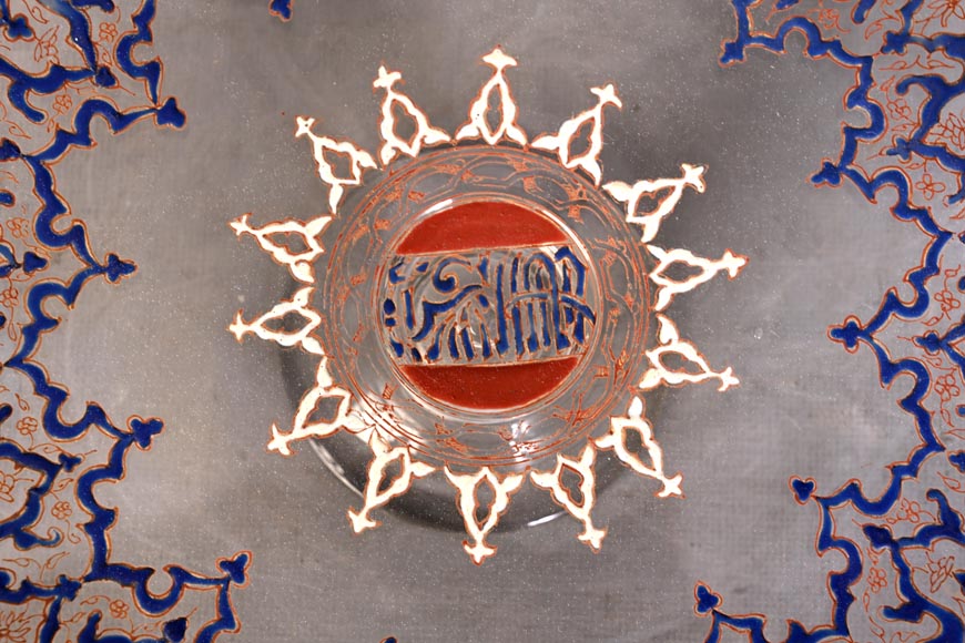 BROCARD Philippe-Joseph (dans le goût de) — Coupe sur pied en verre soufflé émaillé et doré à décor perso-islamique BROCARD Philippe-Joseph (dans le goût de) — Coupe sur pied en verre soufflé émaillé et doré à décor perso-islamique-3