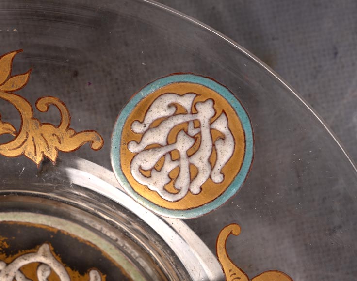 GIBOIN Nicolas-Jean Alphonse — Assiette en verre soufflé émaillé et doré à décor hispano-mauresque GIBOIN Nicolas-Jean Alphonse — Assiette en verre soufflé émaillé et doré à décor hispano-mauresque-3