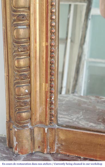 Trumeau doré de style Louis XV richement décoré-5