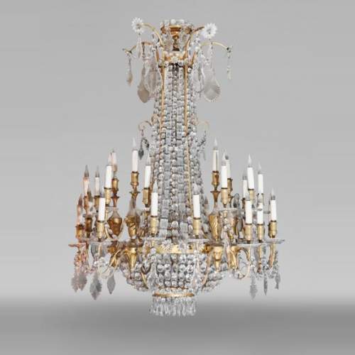Lustre en bronze doré décoré de cristaux