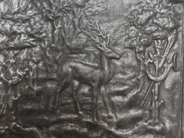Petite plaque de cheminée au cerf, évocation de la chasse Petite plaque de cheminée au cerf, évocation de la chasse-2