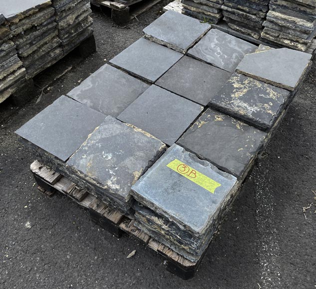 Très important ensemble d’environ 100 m² de dallage ancien en pierre bleue de Belgique Très important ensemble d’environ 100 m² de dallage ancien en pierre bleue de Belgique-3