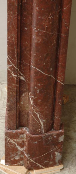 Cheminée de style Louis XIV en marbre Rouge du Nord à incrustation-4