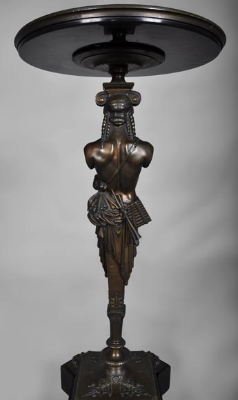 Guéridon en bronze patiné à piètement à décor d'Hermès-5
