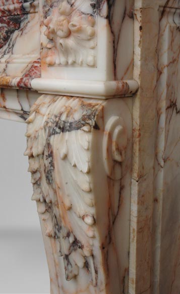 Cheminée ancienne de style Louis XVI à feuilles d'acanthe en marbre de Skyros-6