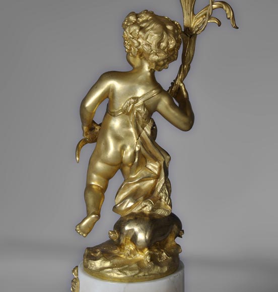 Belle paire de candélabres en marbre Statuaire de Carrare et bronze doré à décor de putti et de roses-10