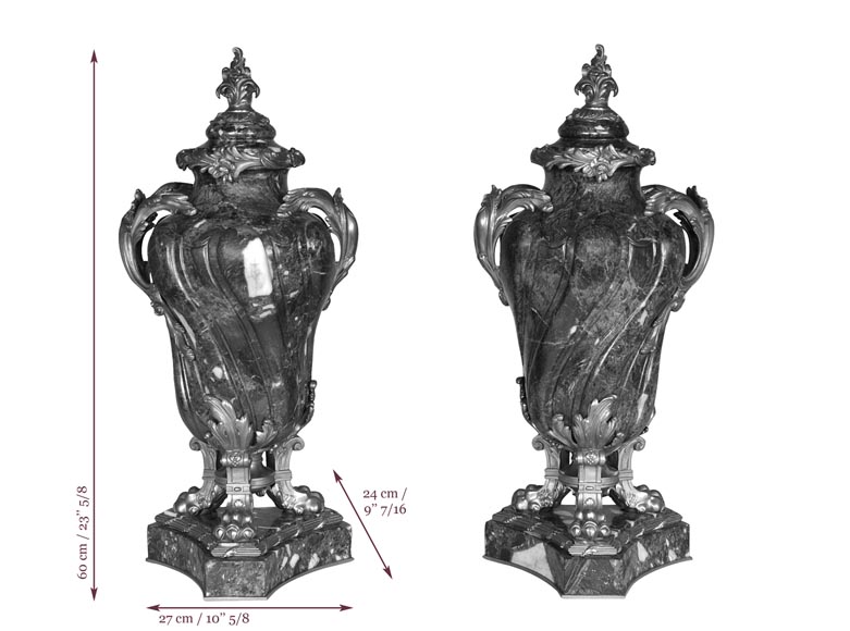 François LINKE (1855-1946) (Att. à), Paire de vases couverts de style Rocaille en marbre Vert Antique et bronze doré-8