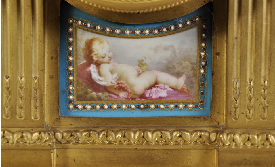 FRÈRES RAINGO (Paris, 1813), Pendule à plaques de porcelaines bleu céleste dans le goût Louis XVI-5