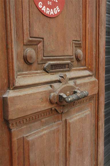 Paire de portes monumentales en bois-2