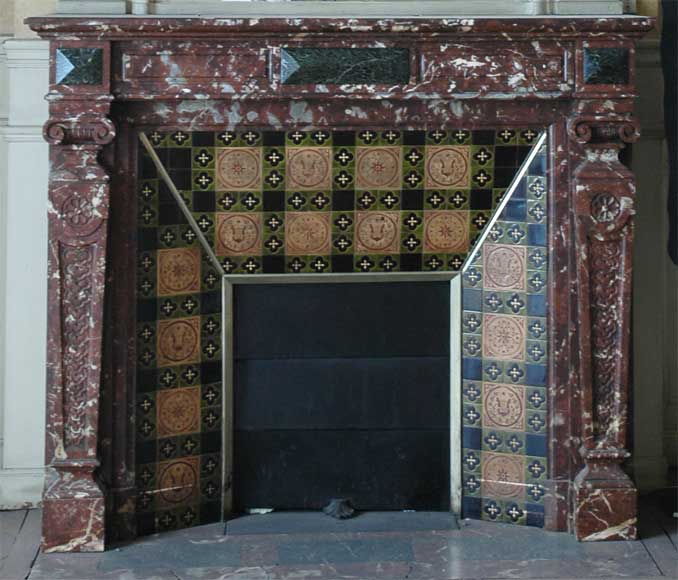 Cheminée ancienne de style Napoléon III en marbre Rouge du Nord-0