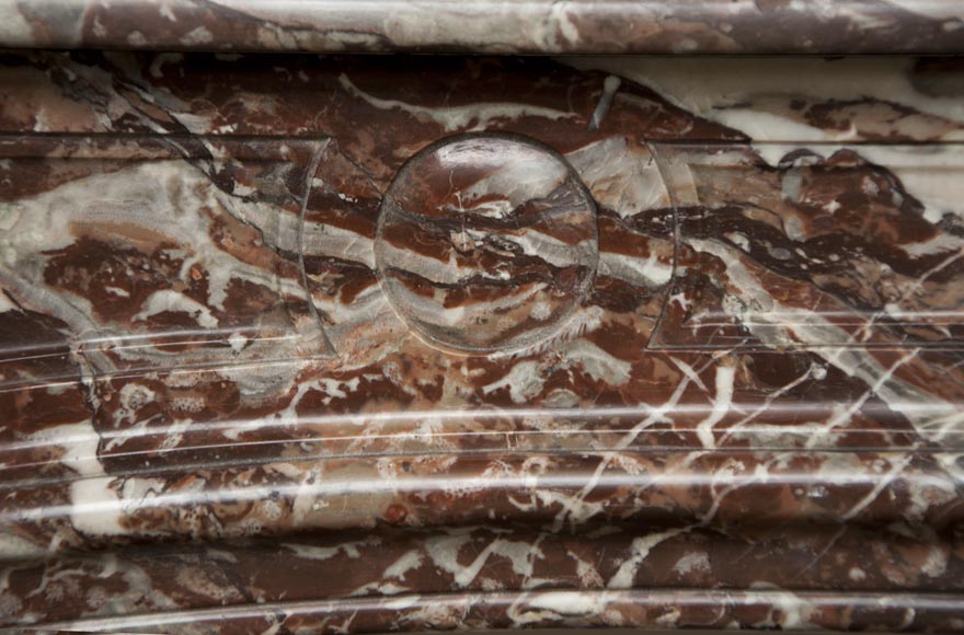 Cheminée ancienne d'époque Régence en marbre de Rance du XVIIIè siècle-7