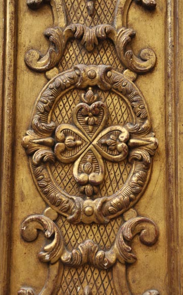 Paire de pilastres en chêne doré du XVIIIè siècle-6