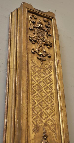 Paire de pilastres en chêne doré du XVIIIè siècle-7