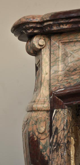 Cheminée ancienne de style Louis XV en marbre de Campan Rubané-4