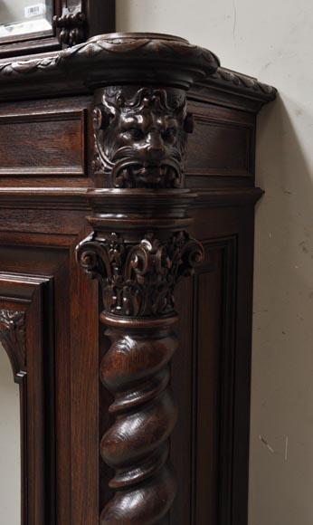 Grande cheminée en chêne de style Louis XIII avec trumeau à miroir-16