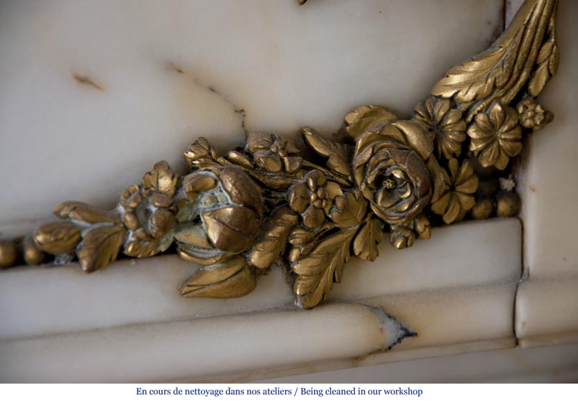 Très belle cheminée ancienne de style Louis XVI en marbre Panazeau à ornements de bronze doré-4