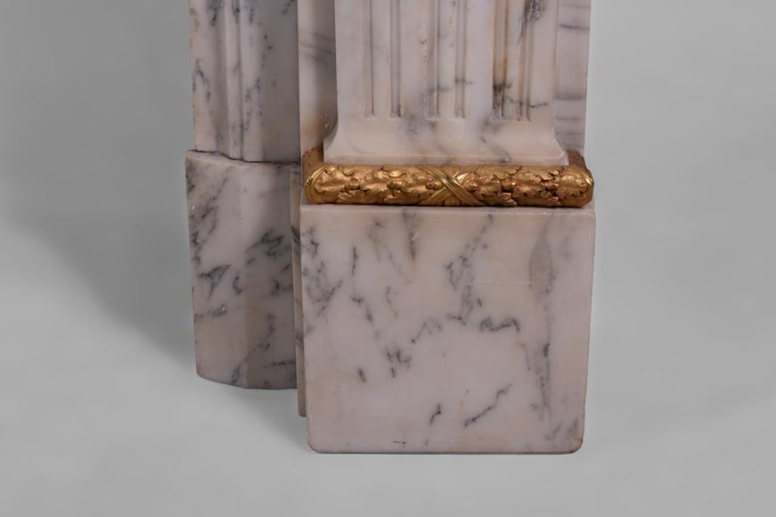 Belle cheminée de style Louis XVI en marbre Paonazzo Gris et ornements de bronze doré-9
