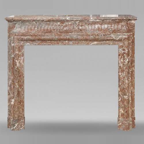 Cheminée de style Louis XIV en marbre rouge du nord