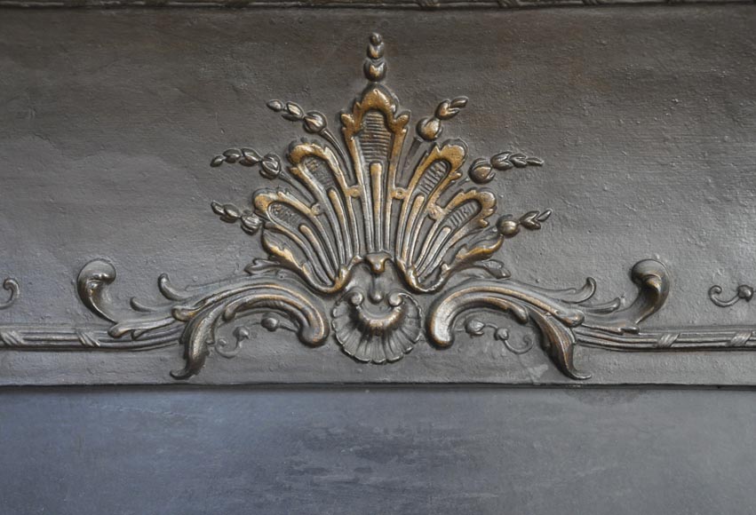 Belle cheminée ancienne de style Louis XIV à acrotère en marbre Sarrancolin Fantastico-7
