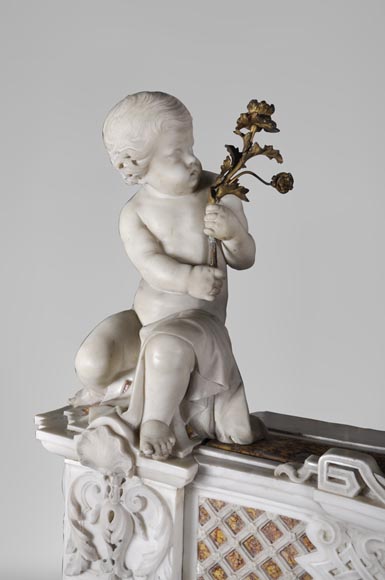 Exceptionnelle cheminée ancienne de la fin du XVIIIe siècle en marbres Statuaire et Brocatelle à putti-7