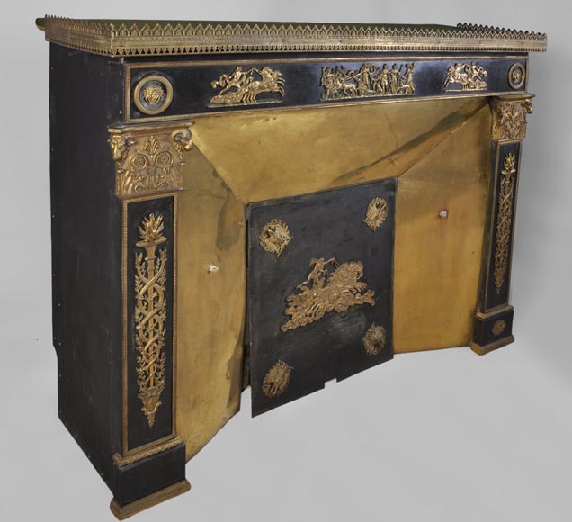 Cheminée ancienne de style Empire à ornements de bronze doré : le 