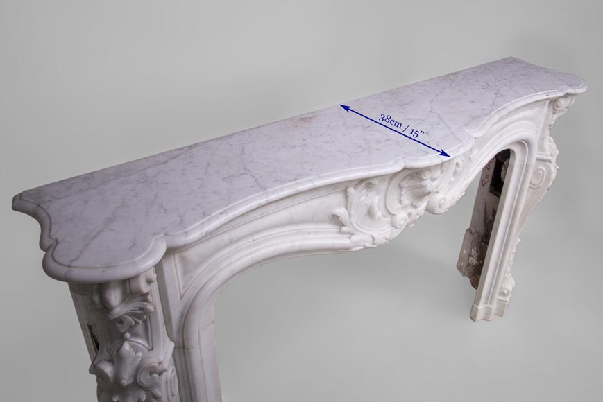 Belle cheminée ancienne de style Louis XV à décor riche en marbre Blanc de Carrare-9