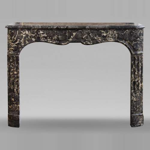 Cheminée ancienne d'époque Régence en marbre Gris Sainte Anne, XVIIIè siècle
