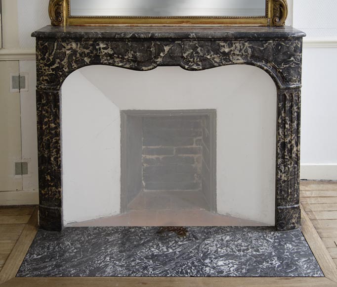Cheminée ancienne d'époque Régence en marbre Gris Sainte Anne, XVIIIè siècle-0