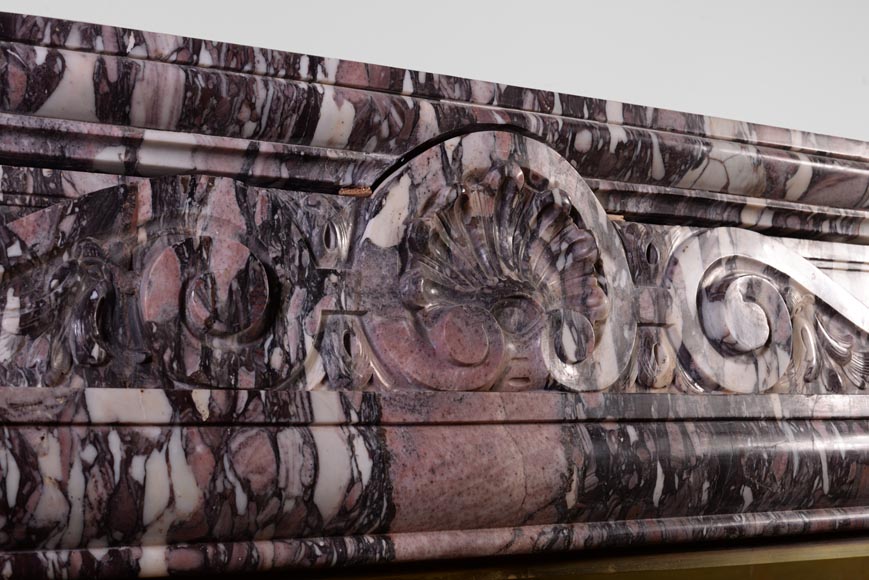 Importante cheminée ancienne de style Napoléon III en Brèche Violette à la large coquille -2