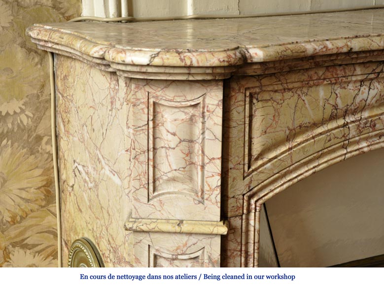 Cheminée ancienne de style Louis XV en mabre Breccia Nuvolata avec sa coquille en marbre de Carrare-3
