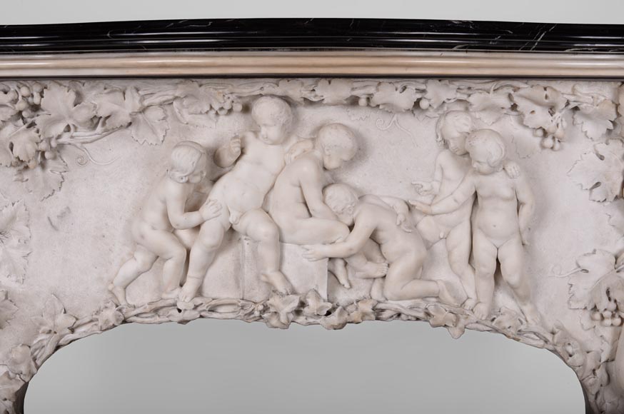 Les Jeux de l'Enfance, extraordinaire cheminée ancienne en marbre Statuaire sculpté en haut-relief à décor de putti-1