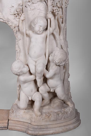 Les Jeux de l'Enfance, extraordinaire cheminée ancienne en marbre Statuaire sculpté en haut-relief à décor de putti-7