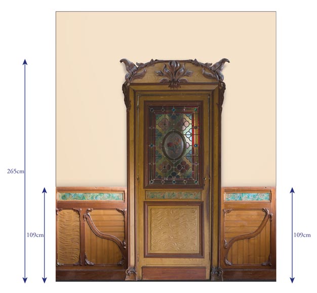 Exceptionnelle pièce de boiserie Art Nouveau avec sa cheminée, en noyer sculpté, loupe, pin et décor de céramique-3