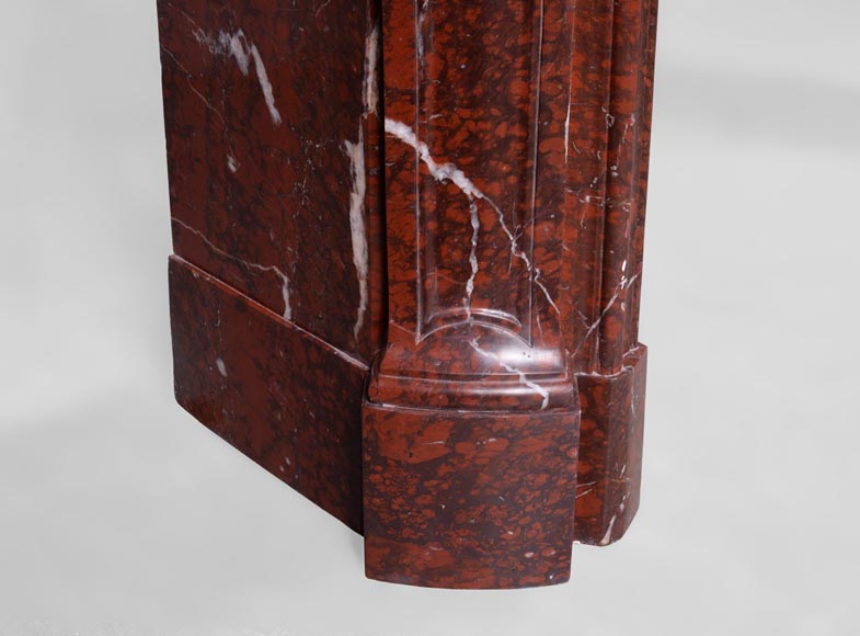 Belle cheminée ancienne de style Louis XV en marbre Rouge Griotte-5
