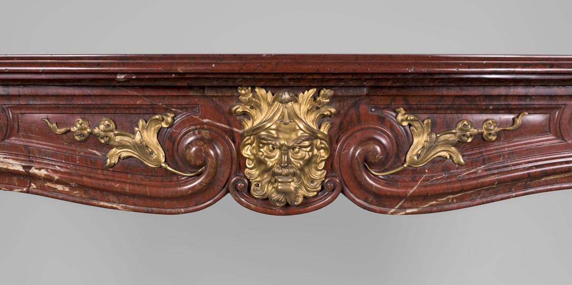 Cheminée ancienne d'époque Napoléon III en marbre Rouge Antique et ornements de bronze doré-1