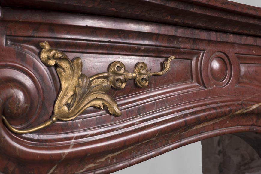 Cheminée ancienne d'époque Napoléon III en marbre Rouge Antique et ornements de bronze doré-4