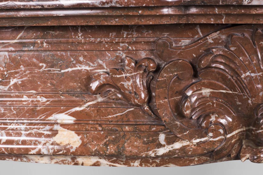Cheminée ancienne de style Louis XV en marbre Rouge Royal-3