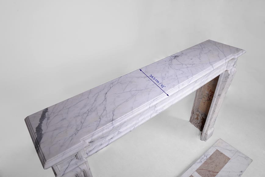 Cheminée ancienne de style Louis XVI à cannelures en marbre de Carrare veiné-9